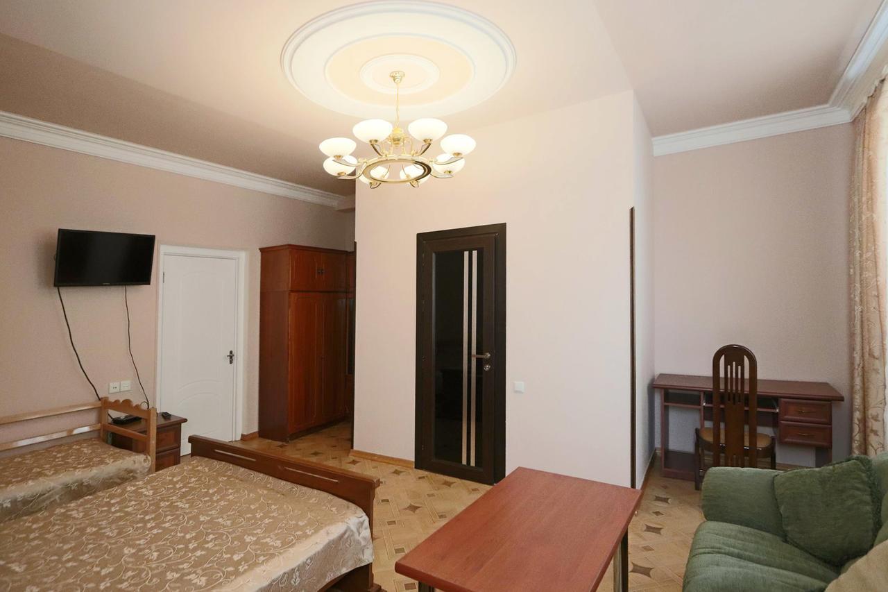 Garnim Guest House Erevan Esterno foto
