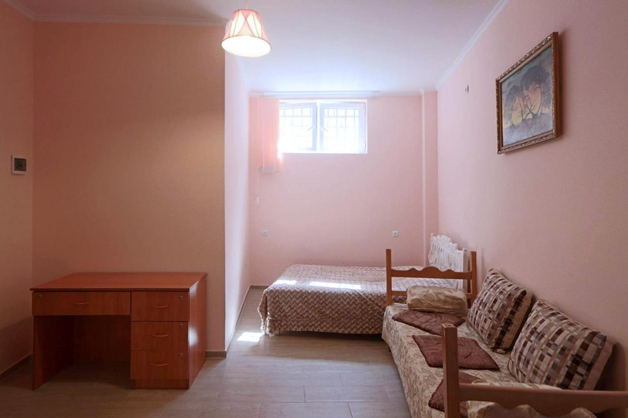 Garnim Guest House Erevan Esterno foto