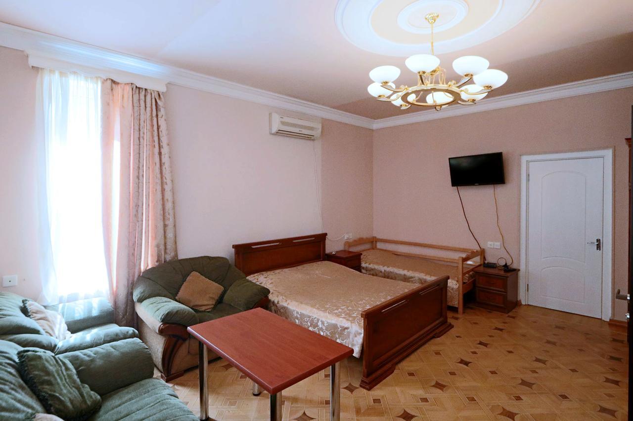 Garnim Guest House Erevan Esterno foto