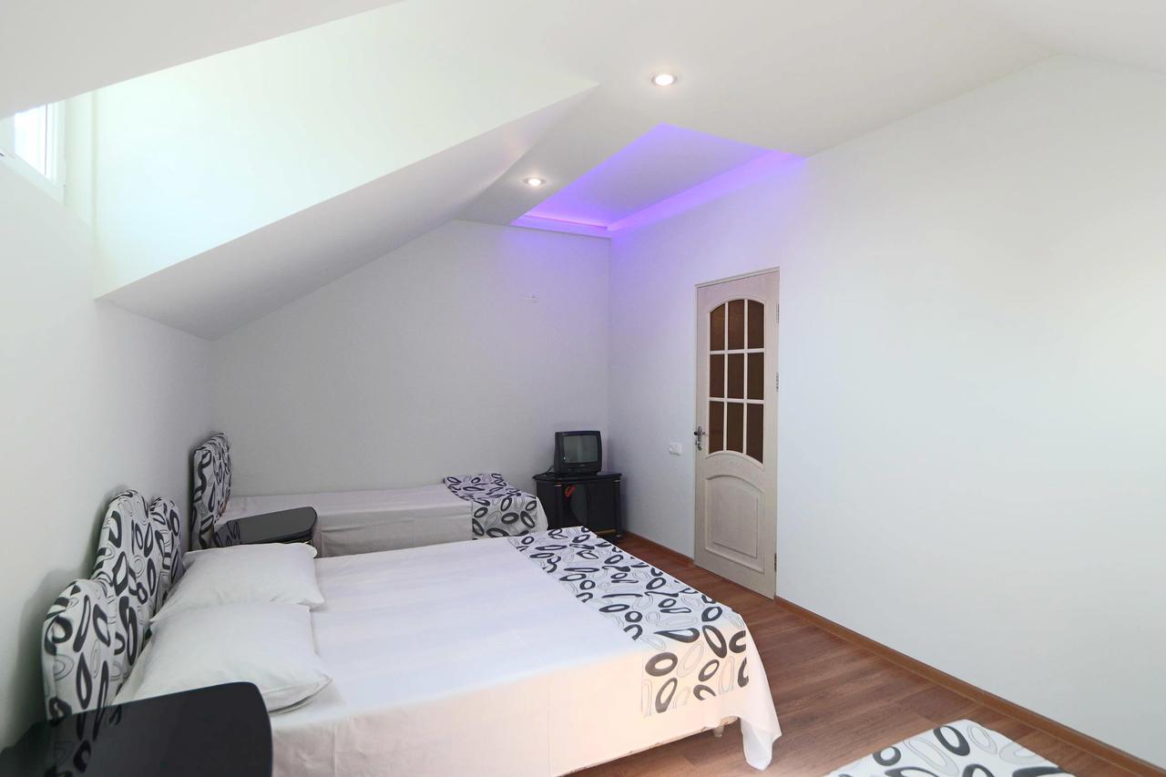 Garnim Guest House Erevan Esterno foto