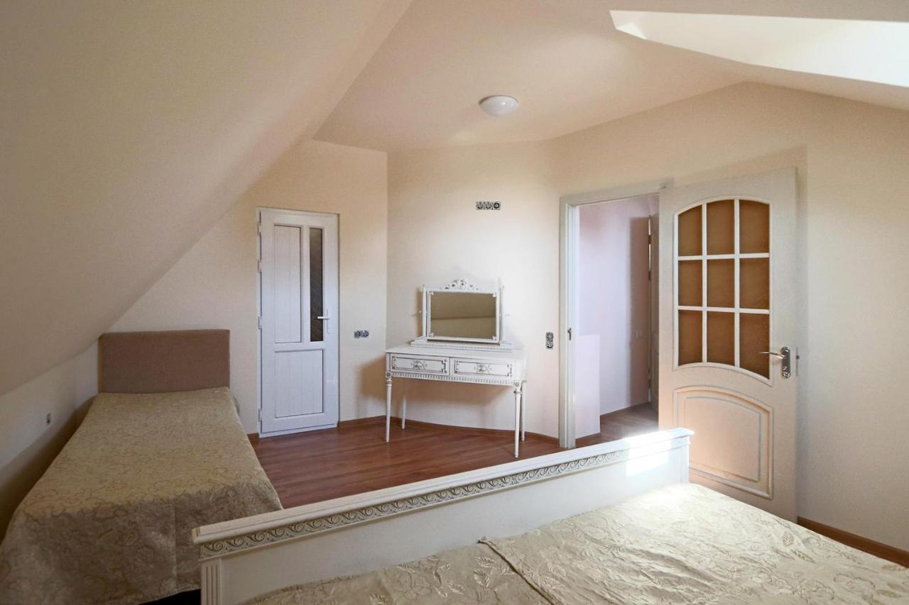 Garnim Guest House Erevan Esterno foto