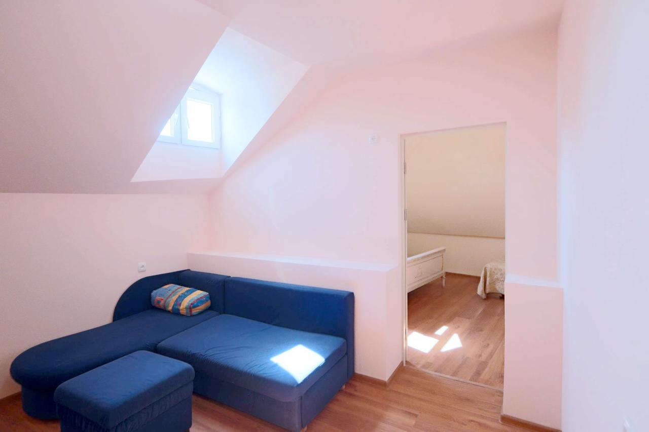 Garnim Guest House Erevan Esterno foto